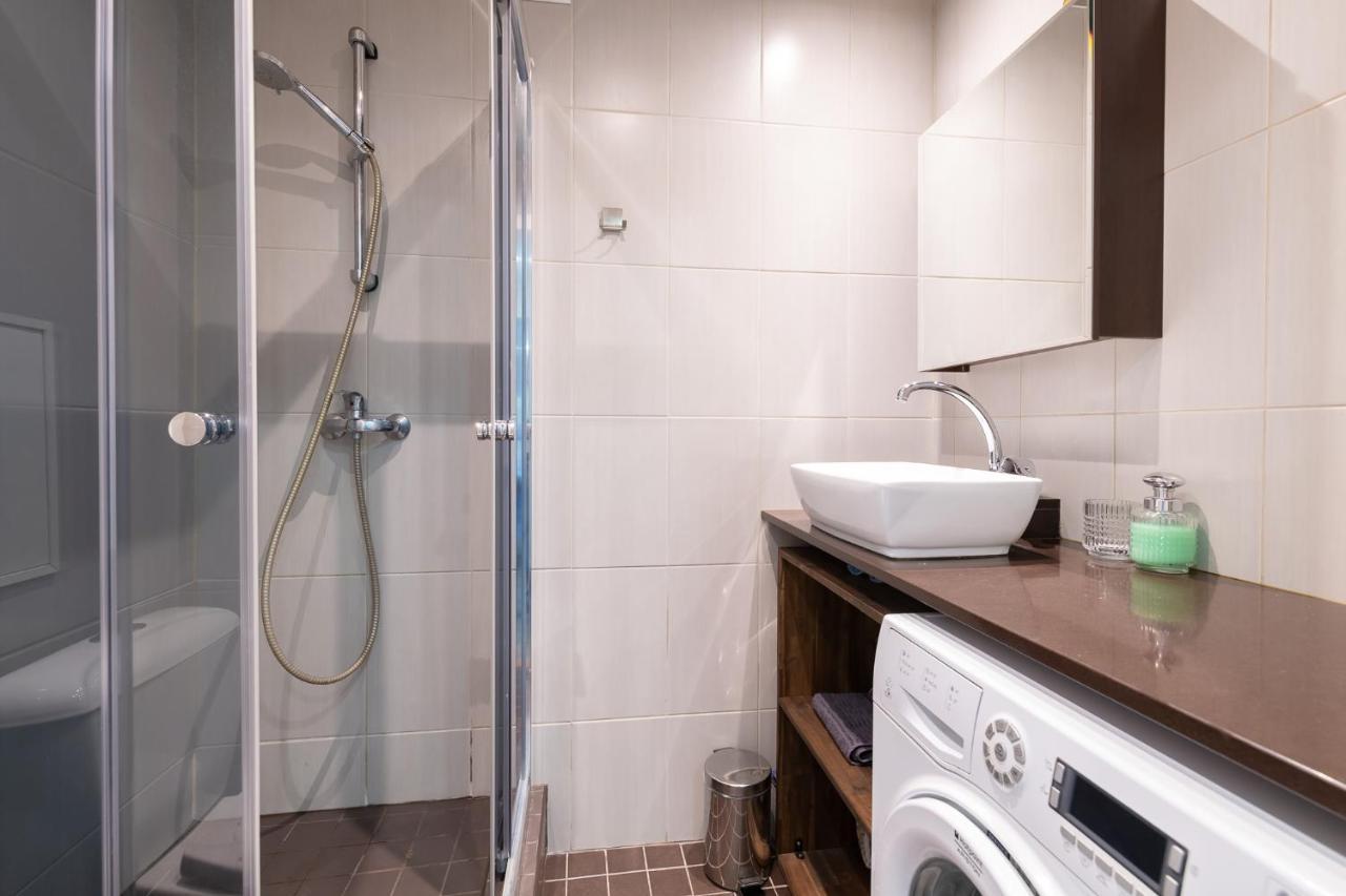 Cozy Stylish Studio Apartment With Free Parking By Centralapartments Tallin Exterior foto